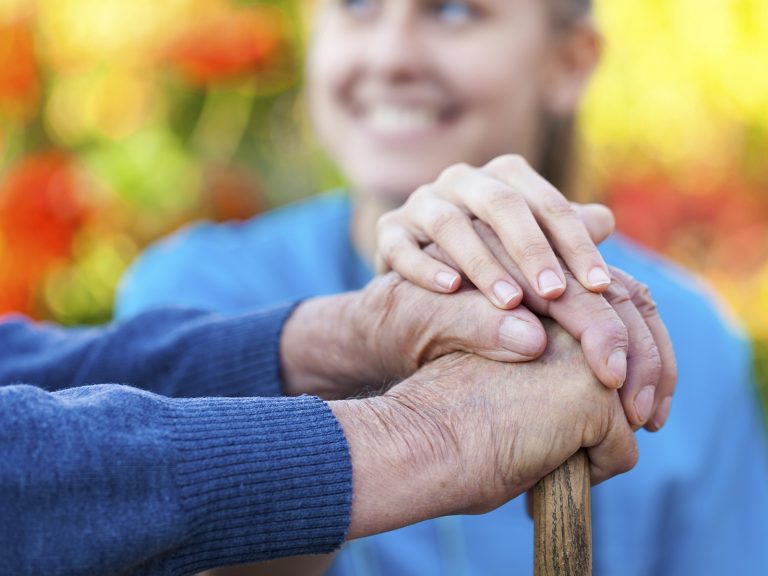 Empresas de asistencia a domicilio para mayores, elige la calidad